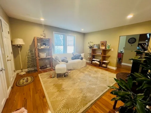 $3,000 | 7 Rice Street, Unit 1, Brookline, MA 02445