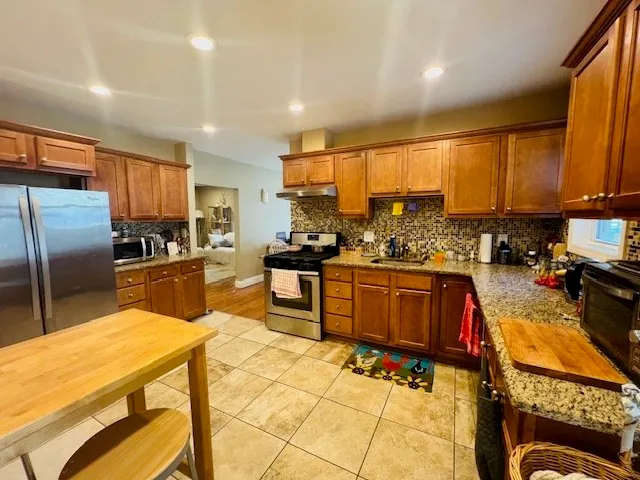 $3,000 | 7 Rice Street, Unit 1, Brookline, MA 02445