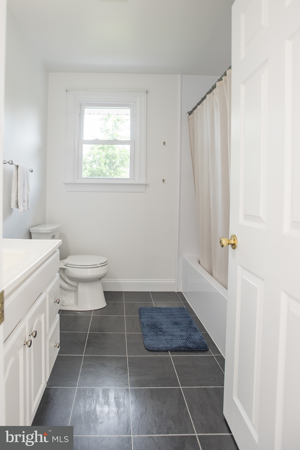 13 Hillcroft Road Newark, DE 19711 - Photo 28 of 30 Upper Level Full Bath