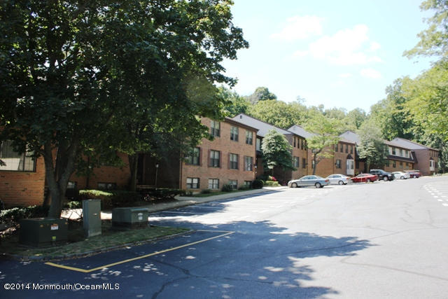 200 Portland Road, Unit D5 Highlands, NJ 07732 - Photo 20 of 23 Parking