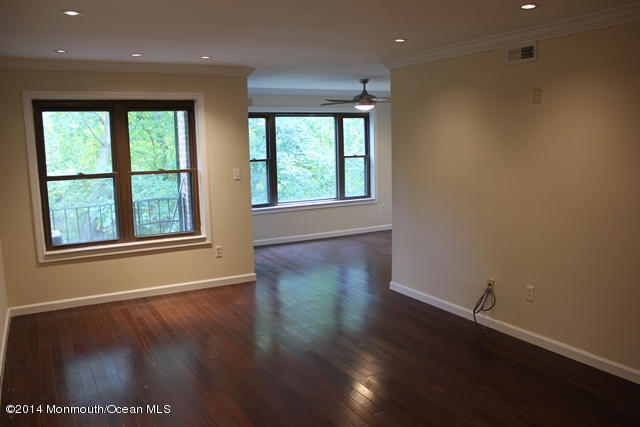 200 Portland Road, Unit D5 Highlands, NJ 07732 - Photo 2 of 23 Living Room 1