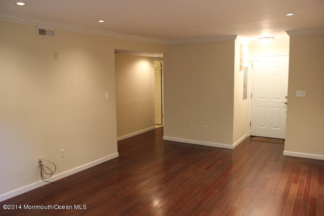 200 Portland Road, Unit D5 Highlands, NJ 07732 - Photo 3 of 23 Living Room 2