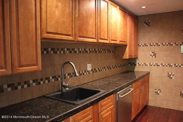 200 Portland Road, Unit D5 Highlands, NJ 07732 - Photo 9 of 23 Kitchen 1