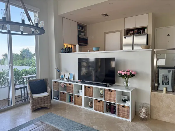 $5,000 | 6917 Collins Avenue, Unit L102, Miami Beach, FL 33141