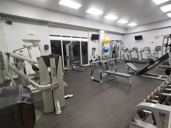 $5,000 | 6917 Collins Avenue, Unit L102, Miami Beach, FL 33141