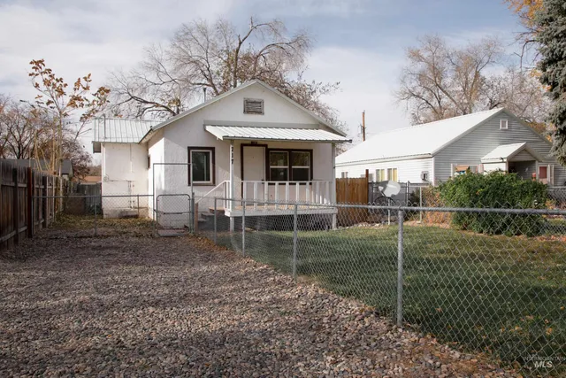 $179,000 | 717 Northwest 2nd Street, Ontario, OR 97914