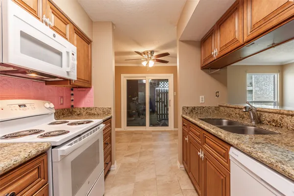 $129,999 | 7600 Emmett F Lowry Expressway, Unit 801, Texas City, TX 77591