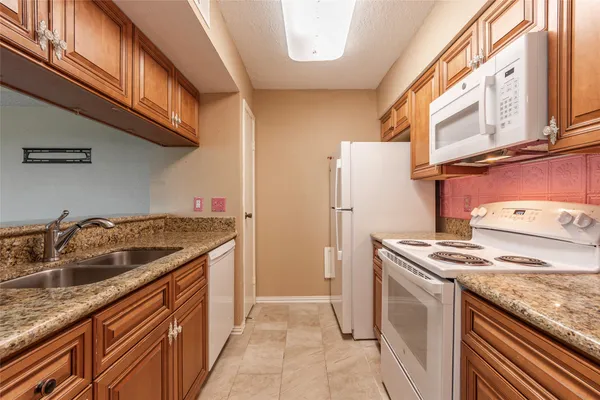 $129,999 | 7600 Emmett F Lowry Expressway, Unit 801, Texas City, TX 77591