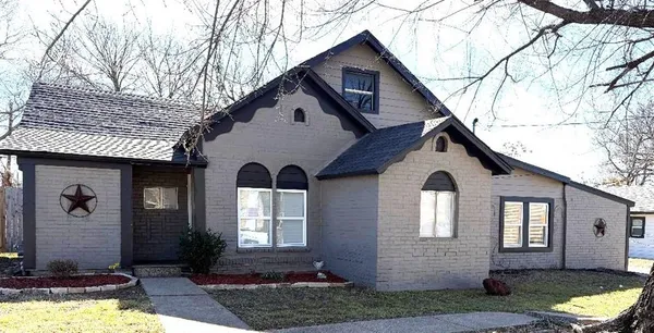 $350,000 | 2010 Wesley Drive, Arlington, TX 76012