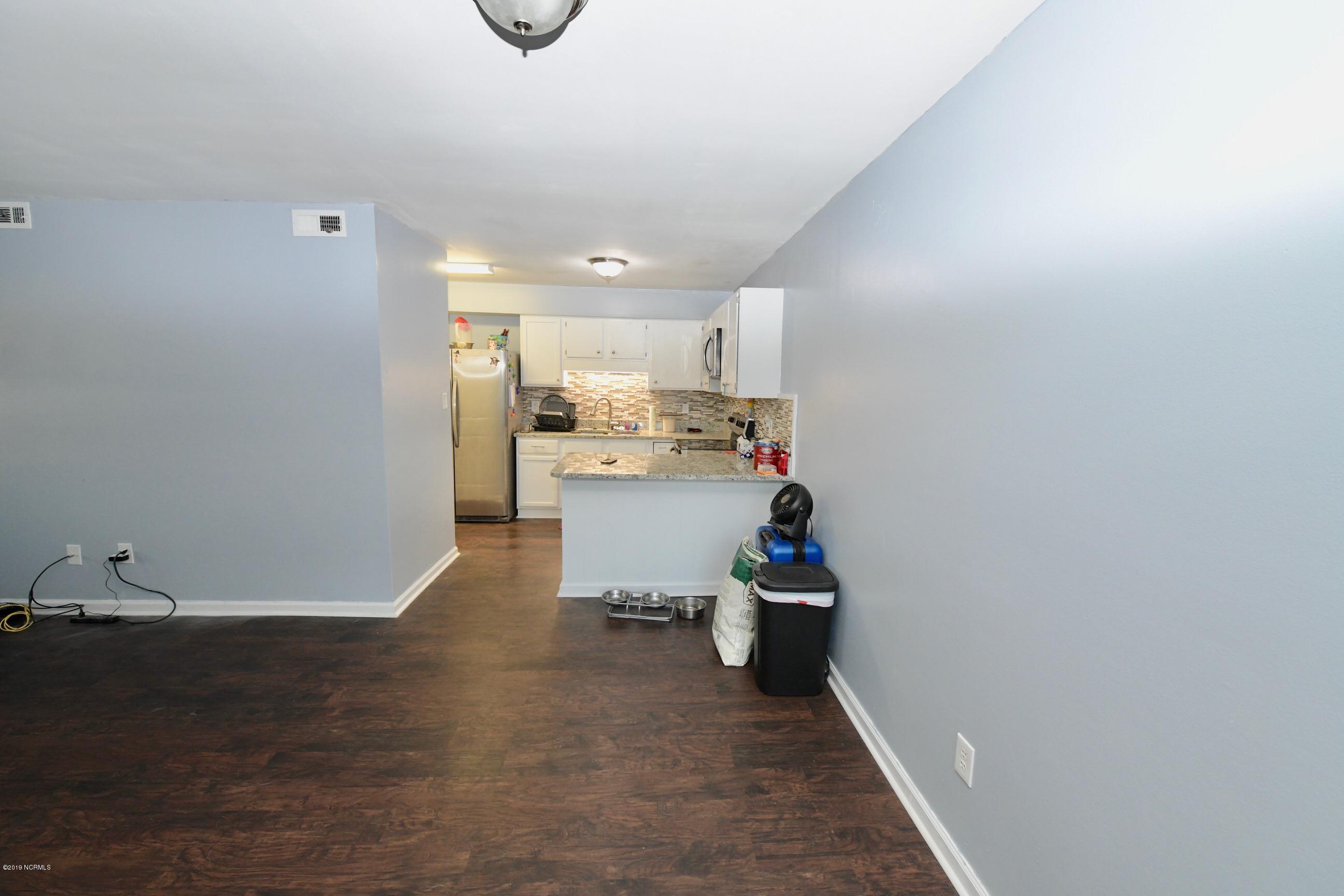 122 Balsam Road Jacksonville, NC 28546 - Photo 8 of 30 850_3359