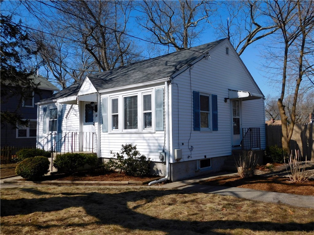 93 Community Road Warwick, RI 02889 - Photo 3 of 14