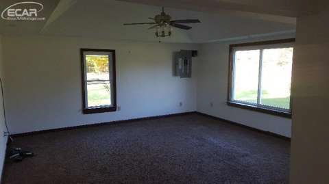 9195 Duffield Road Montrose, MI 48457 - Photo 4 of 13 20450773-3.JPG