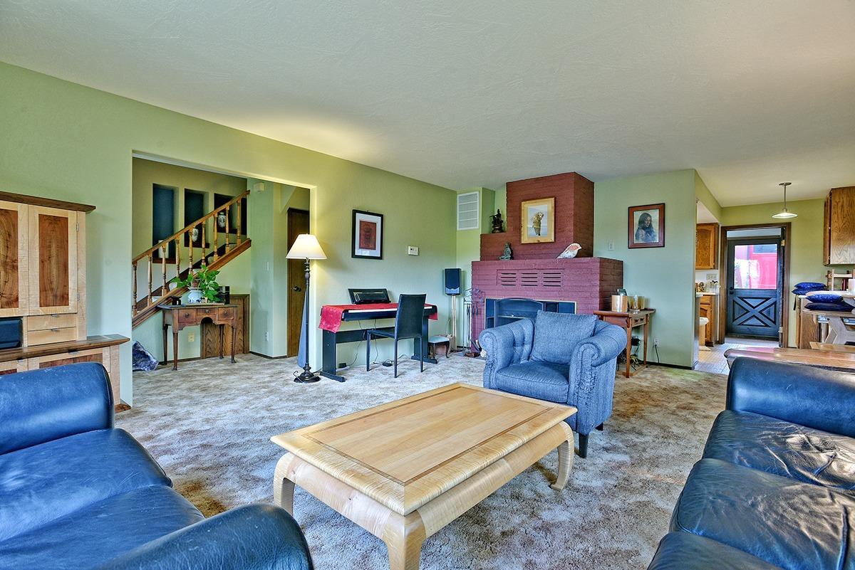 6389 Pioneer Road Medford, OR 97501 - Photo 10 of 35 Additional Photo