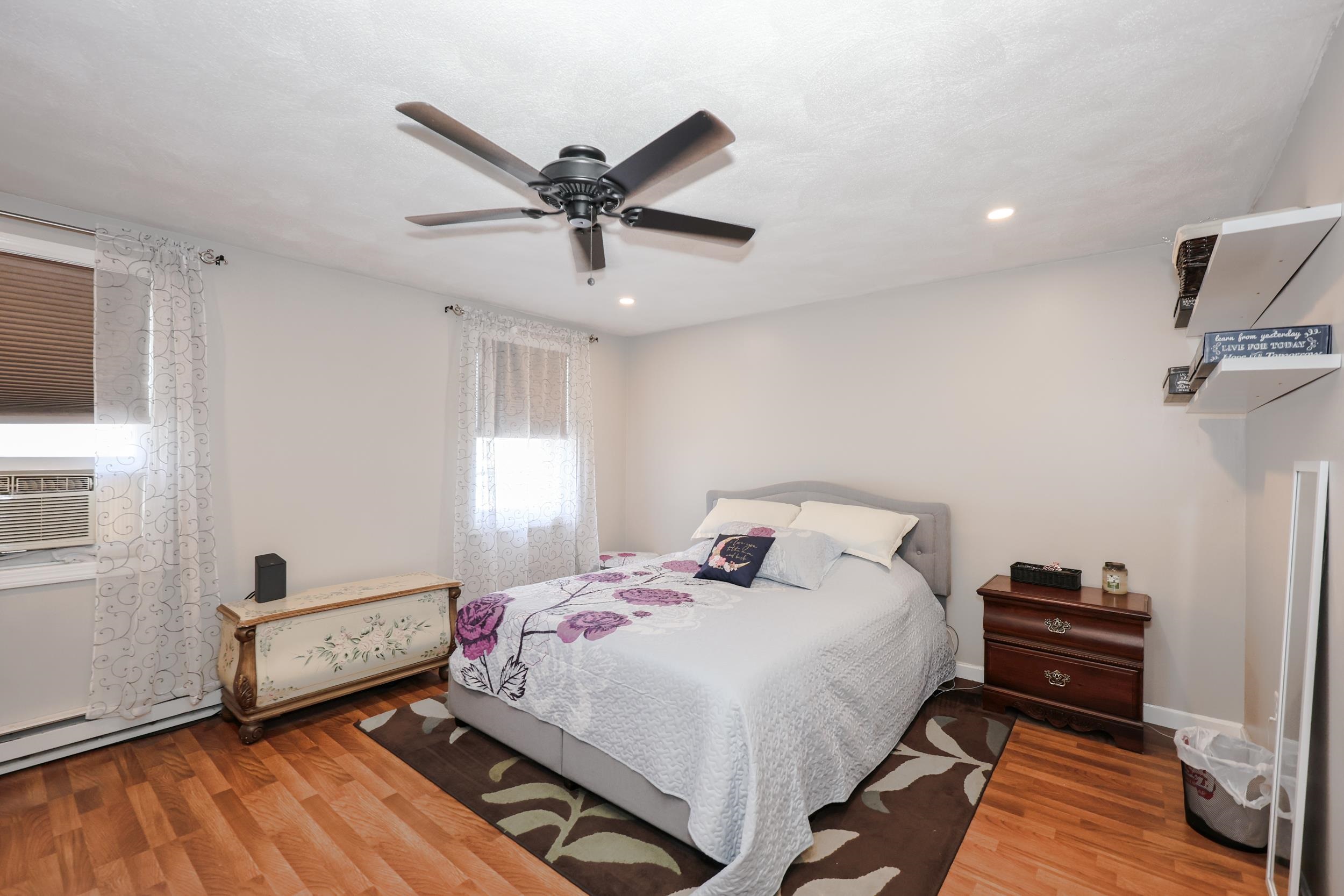 69 Stonegate Lane Derry, NH 03038 - Photo 17 of 34 Gallery Image 17