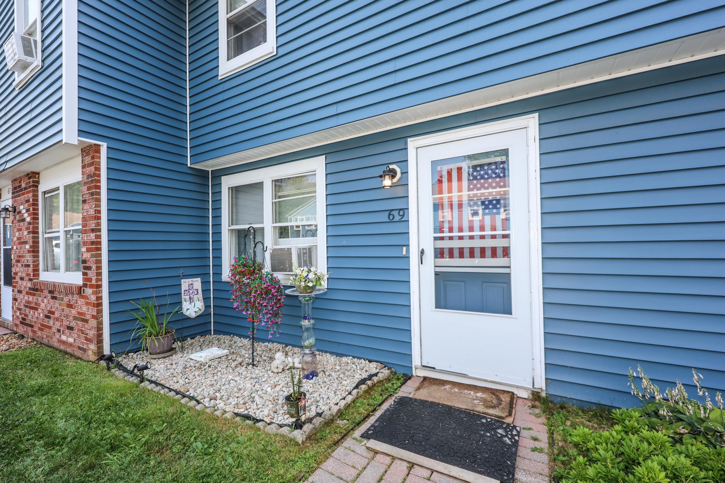 69 Stonegate Lane Derry, NH 03038 - Photo 5 of 34 Gallery Image 5