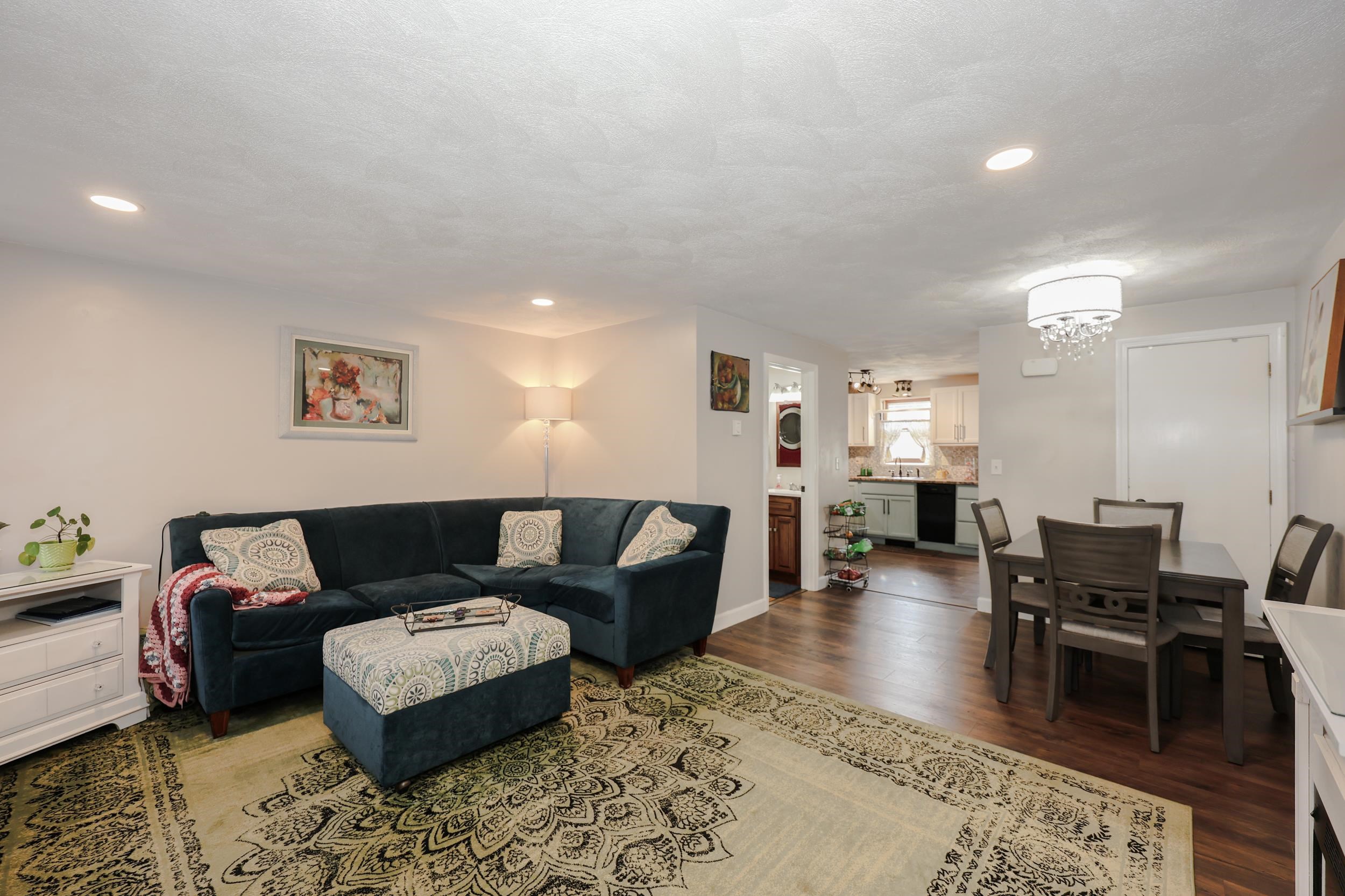 69 Stonegate Lane Derry, NH 03038 - Photo 6 of 34 Gallery Image 6