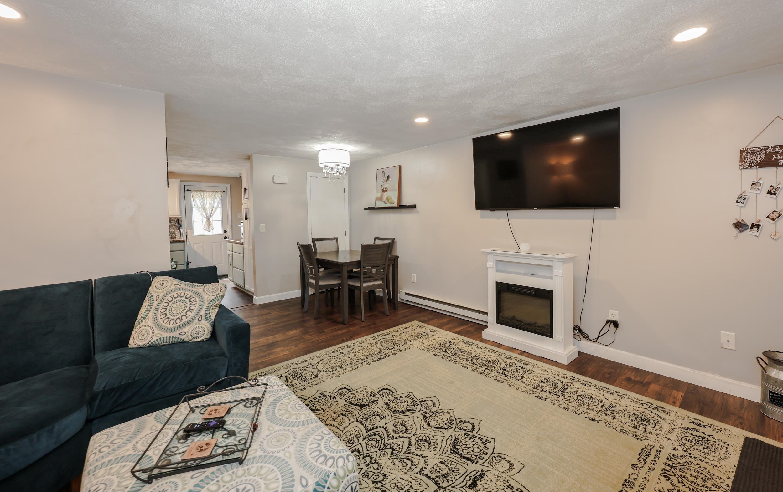 69 Stonegate Lane Derry, NH 03038 - Photo 7 of 34 Gallery Image 7