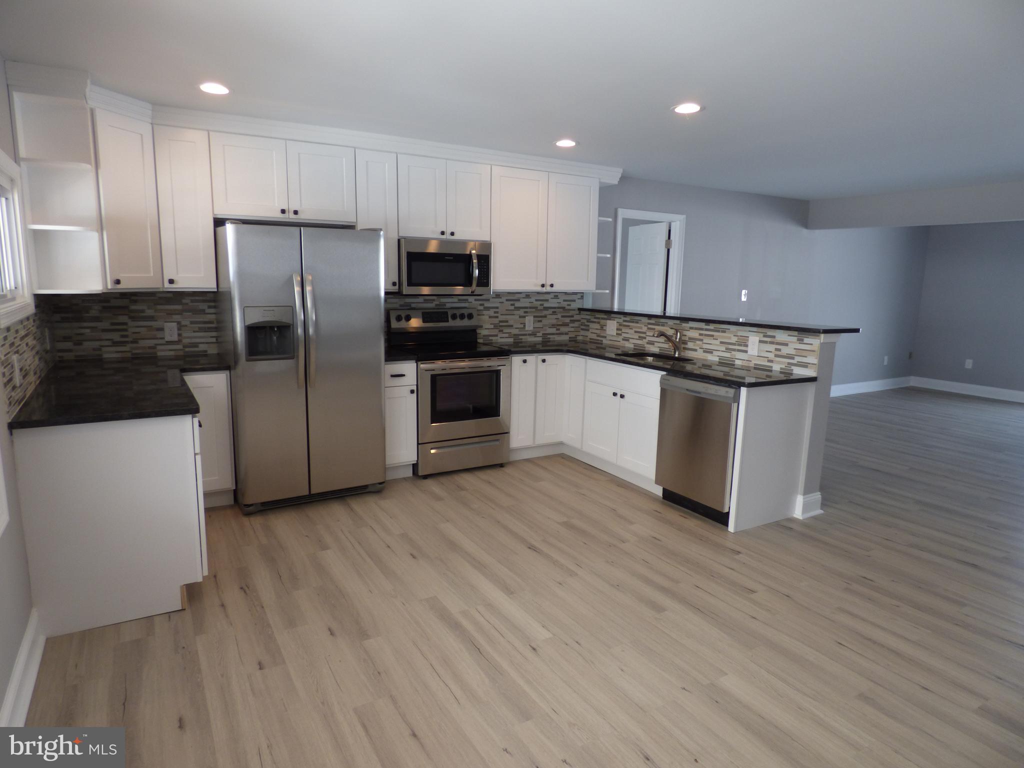 26 Broadleaf Road Levittown, PA 19057 - Photo 4 of 19 Gallery Image 4