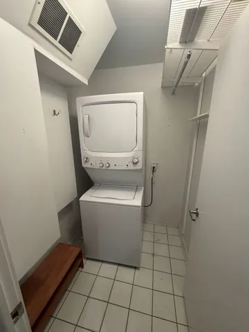 $4,900 | 860 North Elston Avenue, Unit 5, Chicago, IL 60642