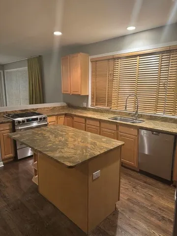 $4,900 | 860 North Elston Avenue, Unit 5, Chicago, IL 60642