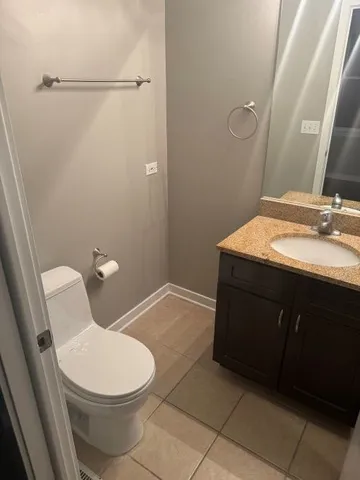 $4,900 | 860 North Elston Avenue, Unit 5, Chicago, IL 60642