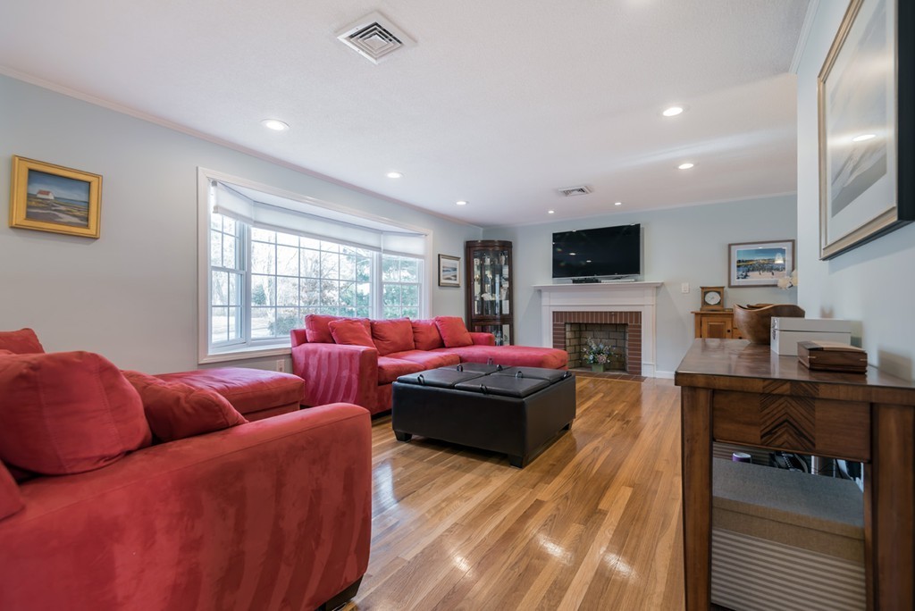 4 Bridle Path Road Andover, MA 01810 - Photo 3 of 27 Gallery Image 3
