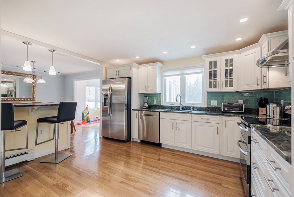 4 Bridle Path Road Andover, MA 01810 - Photo 8 of 27 Gallery Image 8