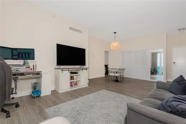 $2,500 | 3001 South Ocean Drive, Unit 1639, Hollywood, FL 33019