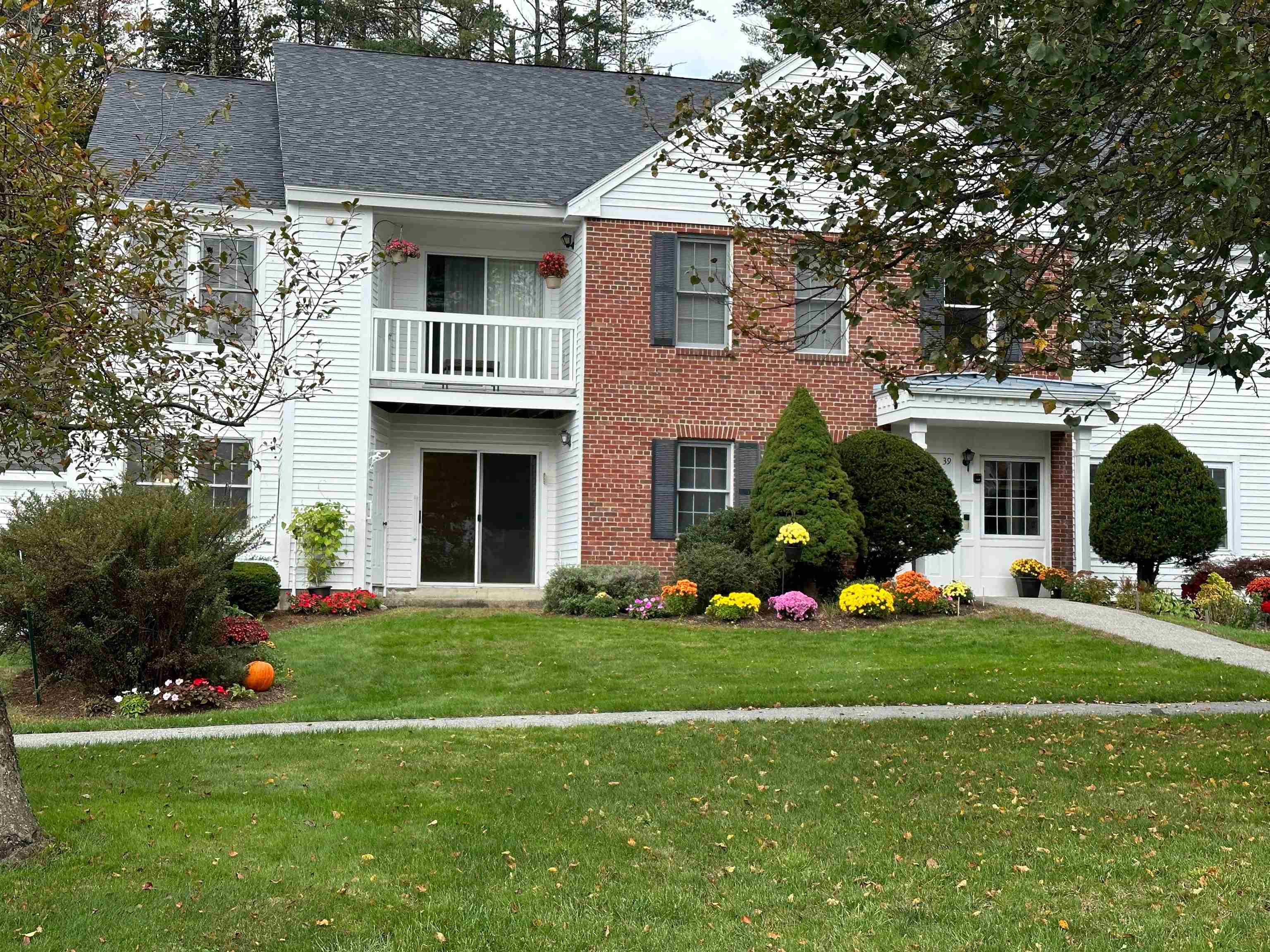 39 Windsor Court, Unit A Keene, NH 03431 - Photo 2 of 24