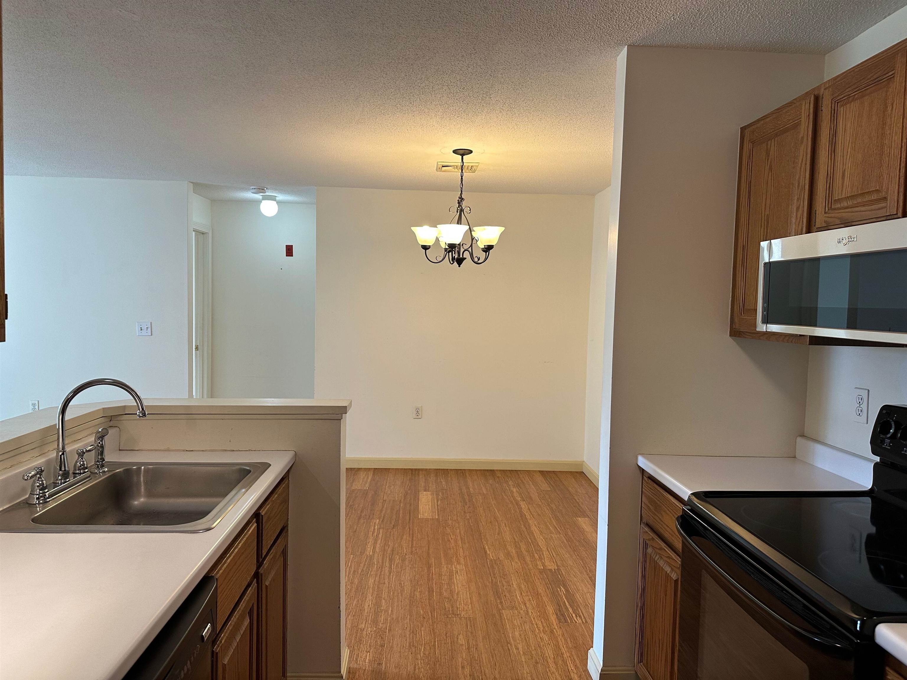 39 Windsor Court, Unit A Keene, NH 03431 - Photo 4 of 24