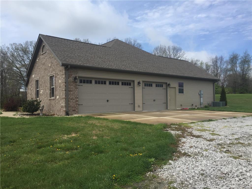 8623 Lower Marine Road Troy, IL 62294 - Photo 5 of 14 Gallery Image 5