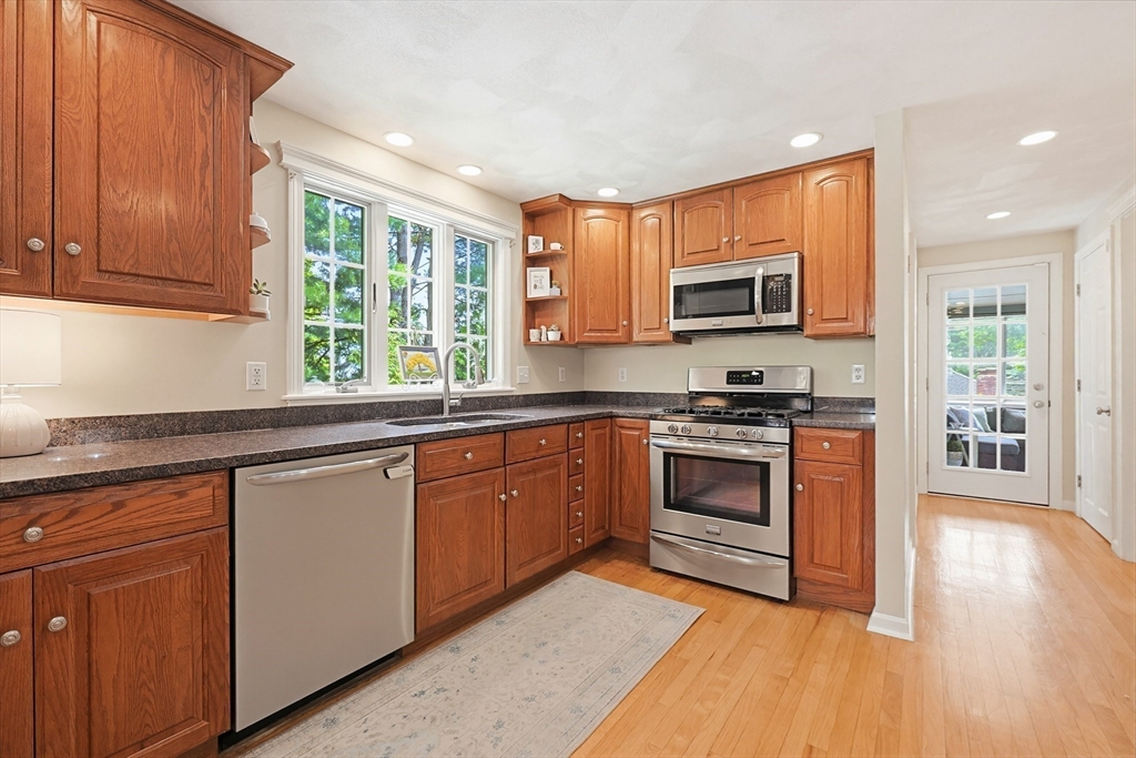 15 Calvin Road North Attleboro, MA 02760 - Photo 10 of 41