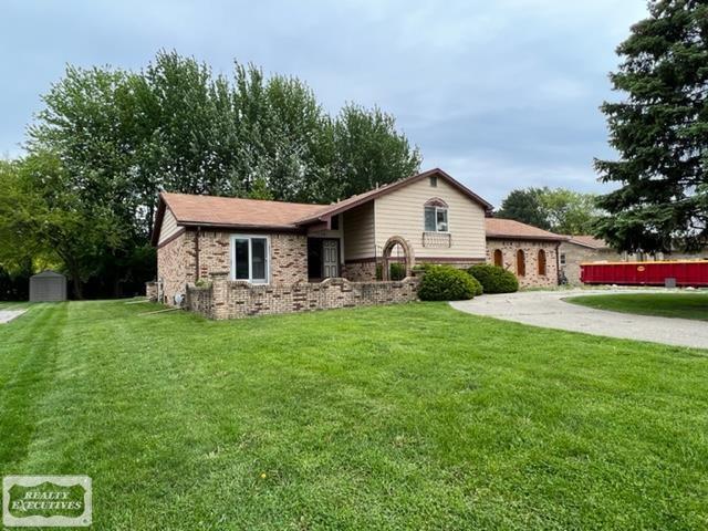 15761 17 Mile Road Clinton Township, MI 48038 - Photo 2 of 19