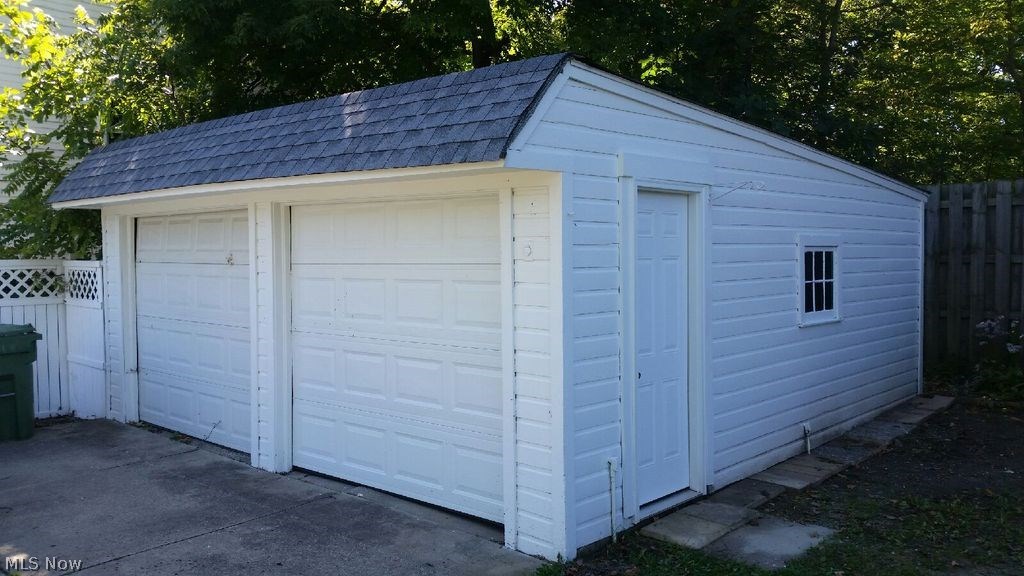 10005 Snow Road Cleveland, OH 44130 - Photo 5 of 18
