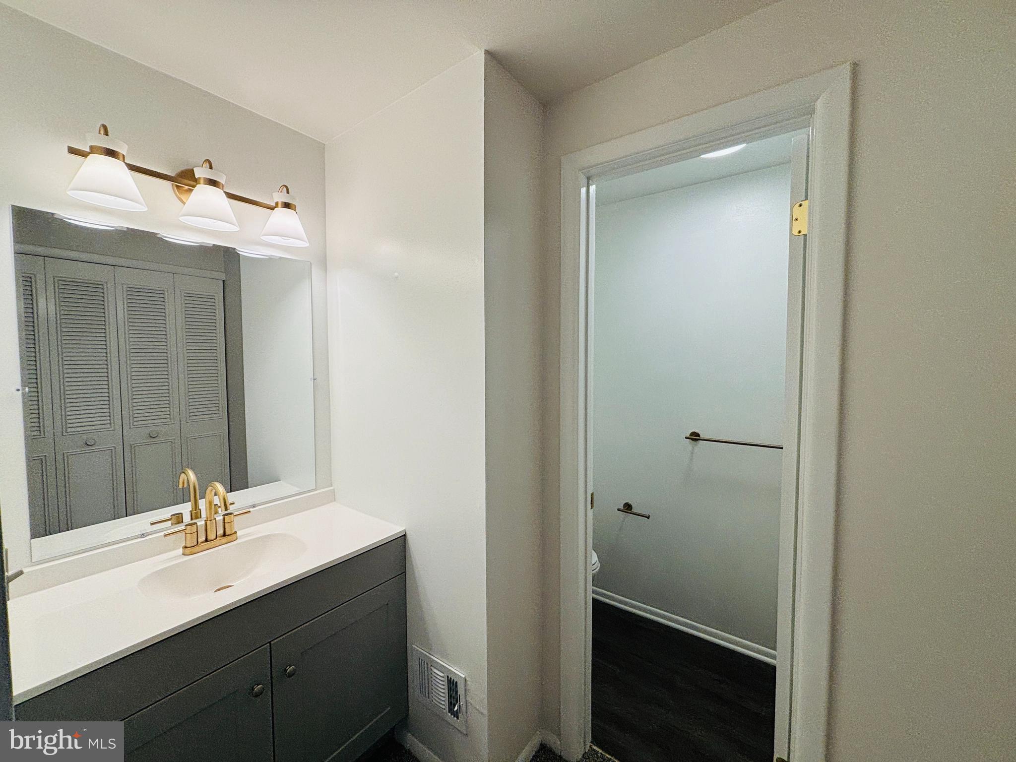 8614 Trumps Hill Road Upper Marlboro, MD 20772 - Photo 15 of 24 Primary Bathroom