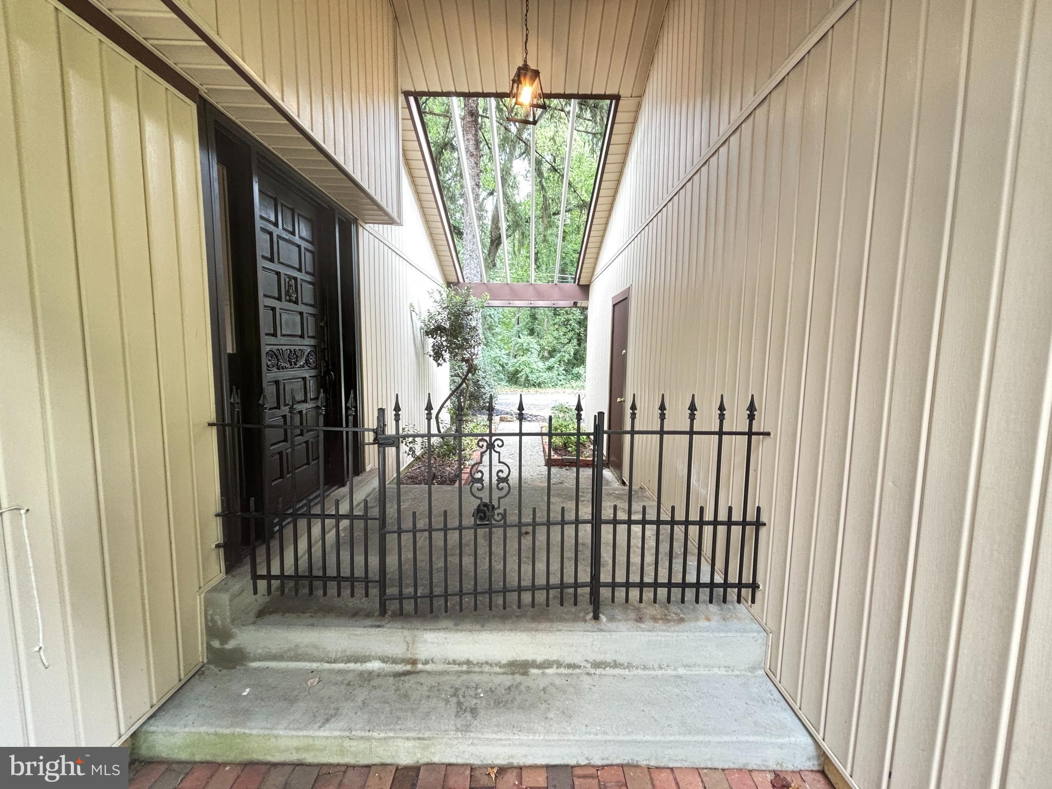 8614 Trumps Hill Road Upper Marlboro, MD 20772 - Photo 20 of 24 Courtyard