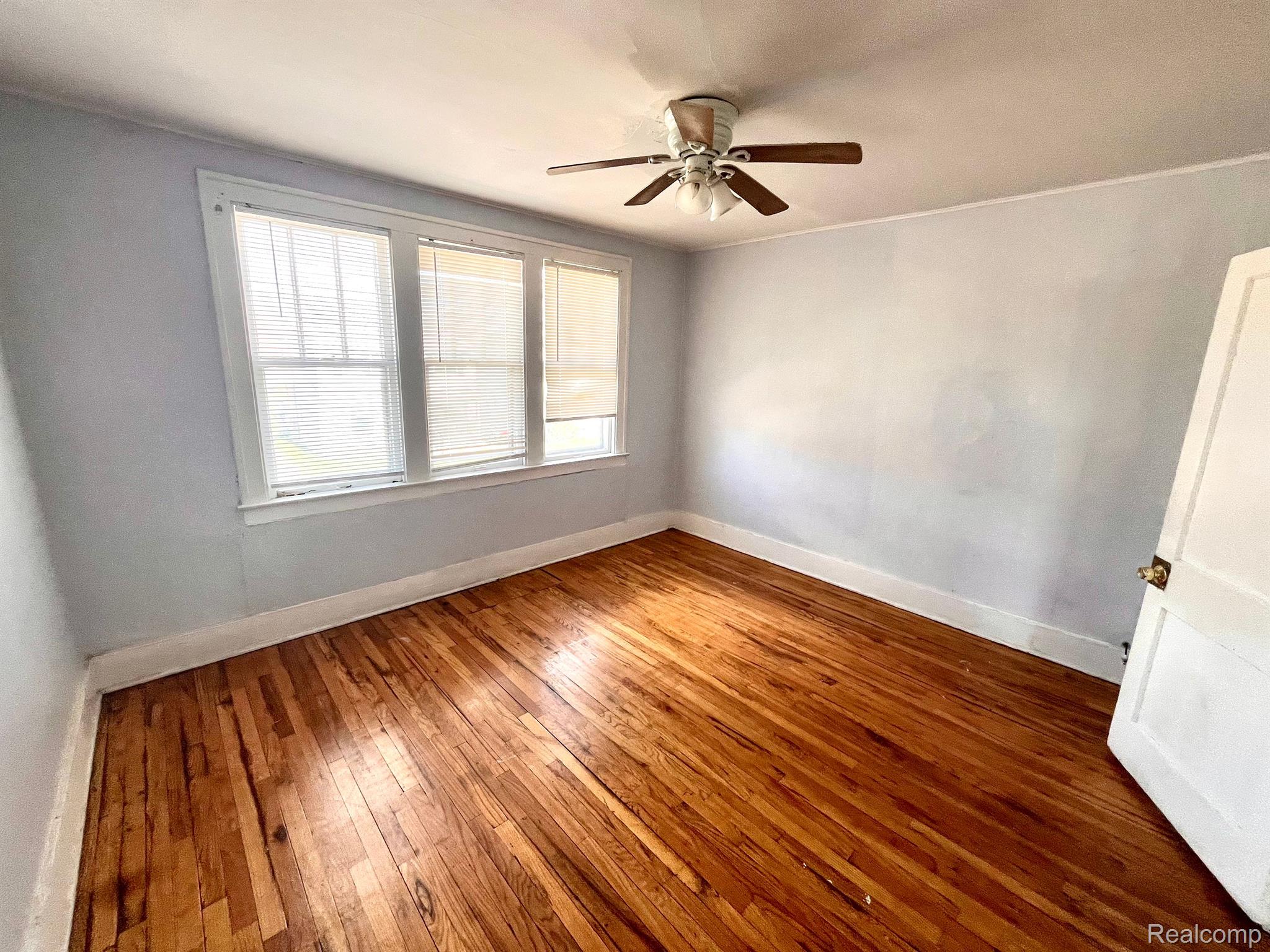 7544 Theut Avenue Warren, MI 48091 - Photo 4 of 16