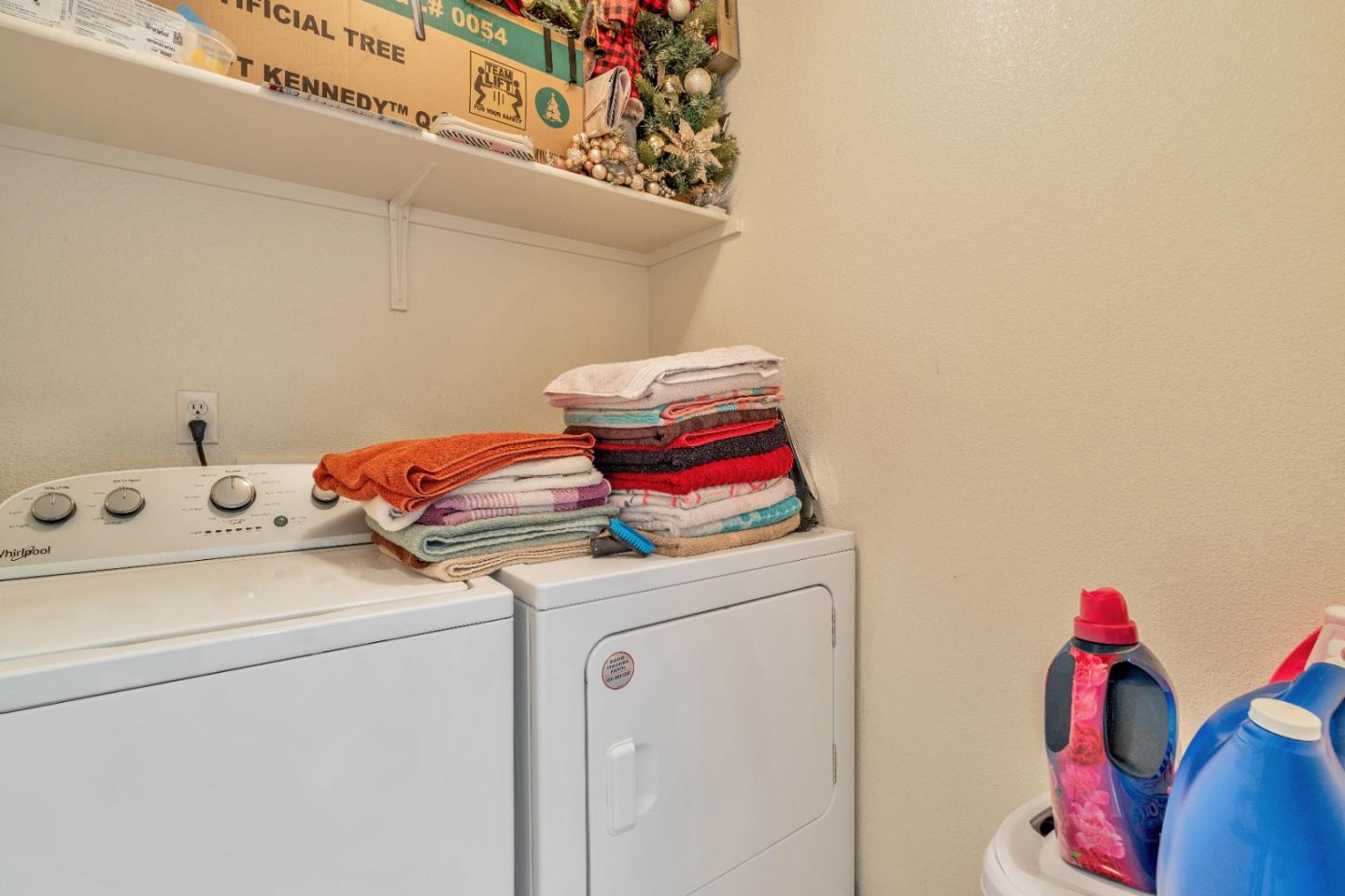 1433 Brahma Street Patterson, CA 95363 - Photo 38 of 43 a utility room with dryer and washer