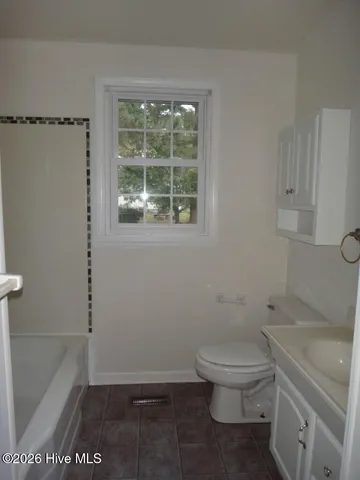 $1,350 | 409 Cheyenne Road, Jacksonville, NC 28540