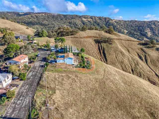 a view of a pathway of a building