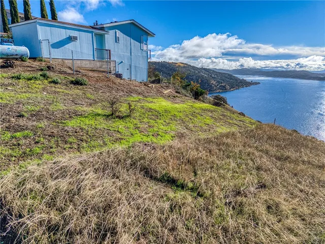 a view of a building in the background