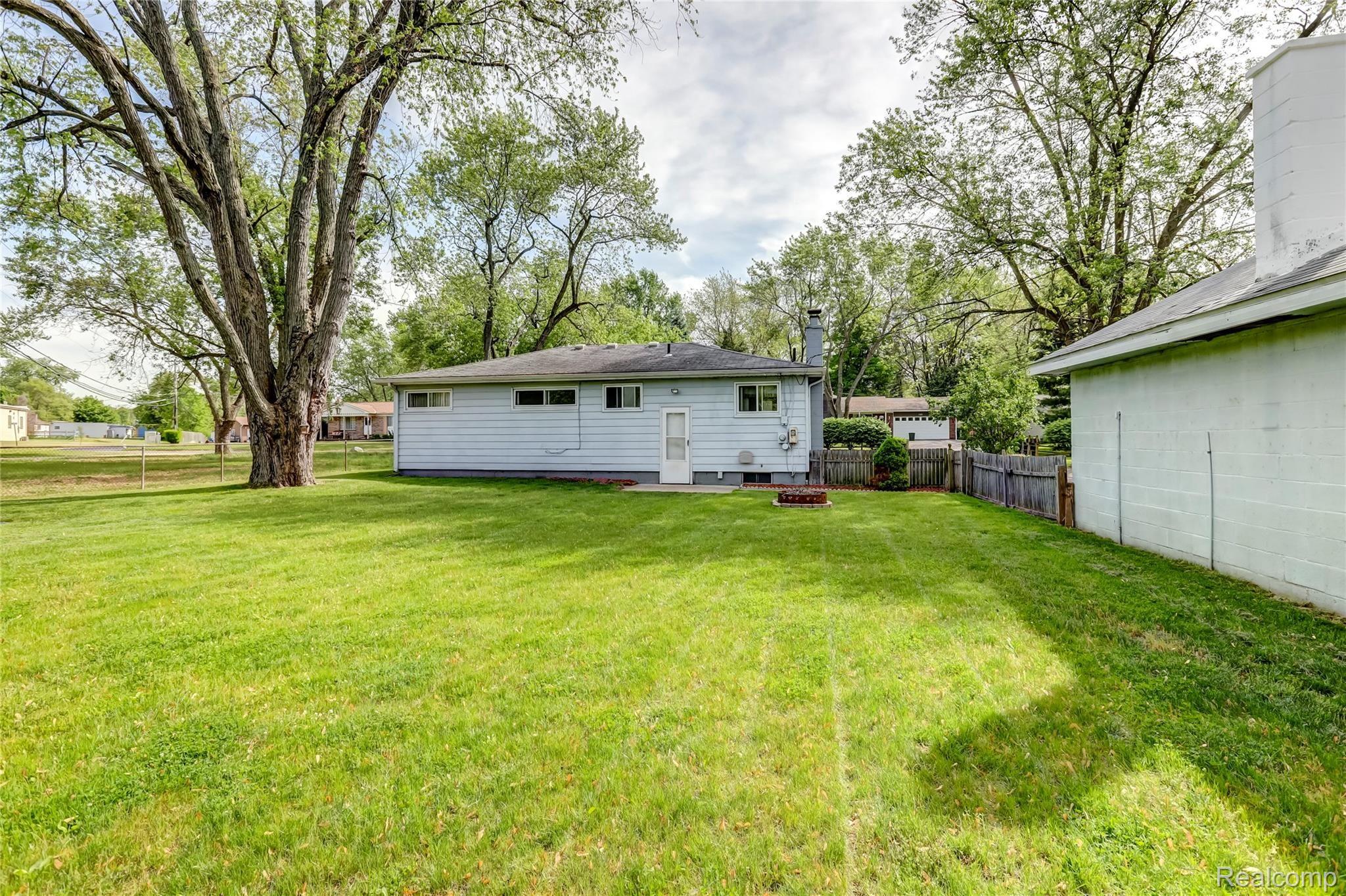 160 Polvadera Street Commerce Township, MI 48382 - Photo 25 of 26 160 Polvadera Street, Commerce Charter Township, MI-25-FULL.jpg