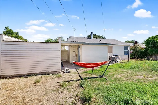 $239,000 | 214 Knolls Vista Drive, Moses Lake, WA 98837