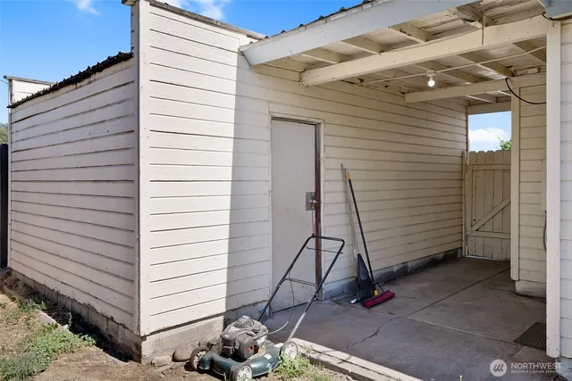 $239,000 | 214 Knolls Vista Drive, Moses Lake, WA 98837