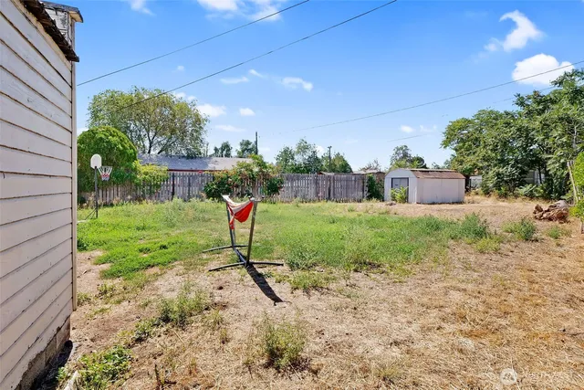 $239,000 | 214 Knolls Vista Drive, Moses Lake, WA 98837