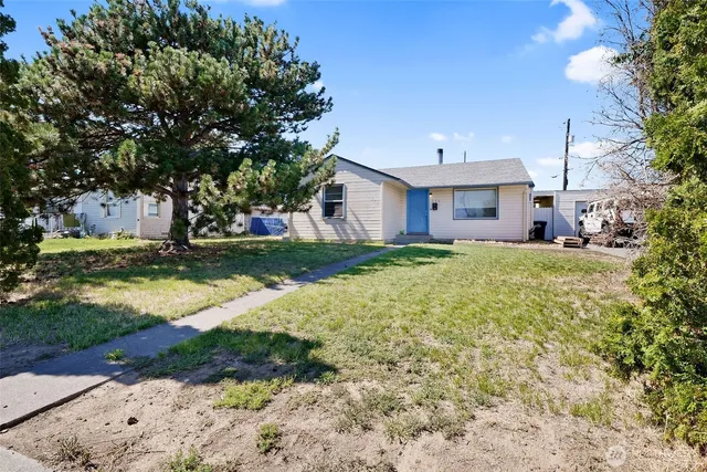 $239,000 | 214 Knolls Vista Drive, Moses Lake, WA 98837