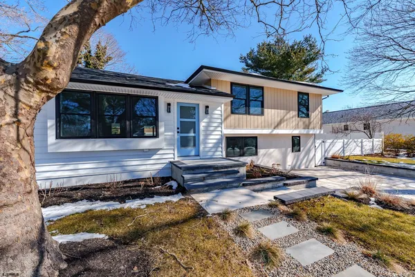 $799,000 | 29 East Hollywood Lane, Beesleys Point, NJ 08223