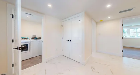 $799,000 | 29 East Hollywood Lane, Beesleys Point, NJ 08223