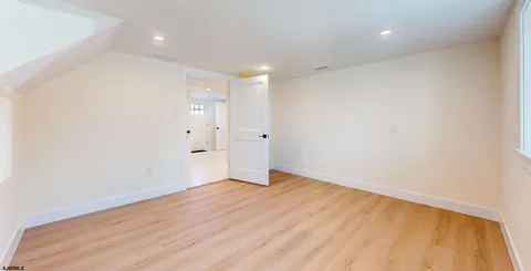 $799,000 | 29 East Hollywood Lane, Beesleys Point, NJ 08223