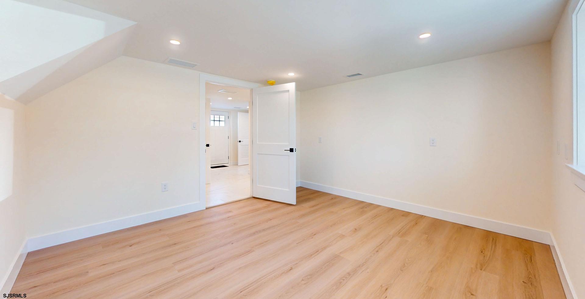 29 East Hollywood Lane Beesleys Point, NJ 08223 - Photo 20 of 65